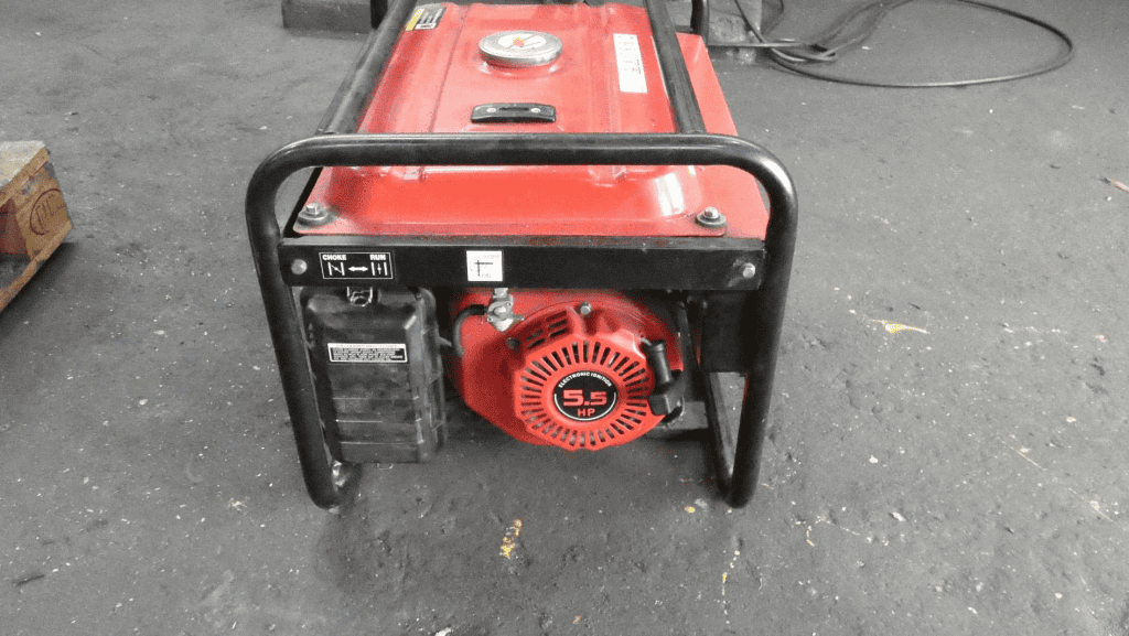 Stromaggregat mit 5,5 KW Leistung mit Benzinmotor